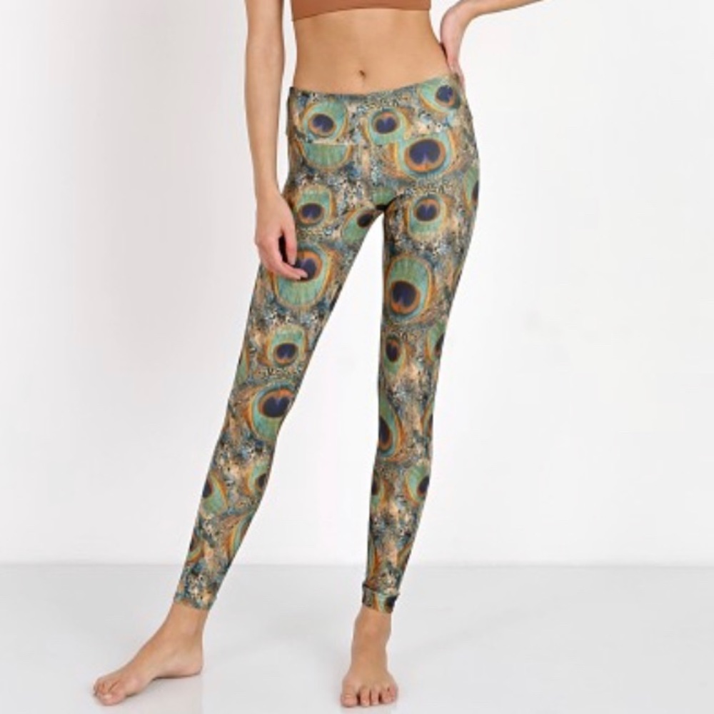 Onzie s/m yoga leggings NWT retail for $69